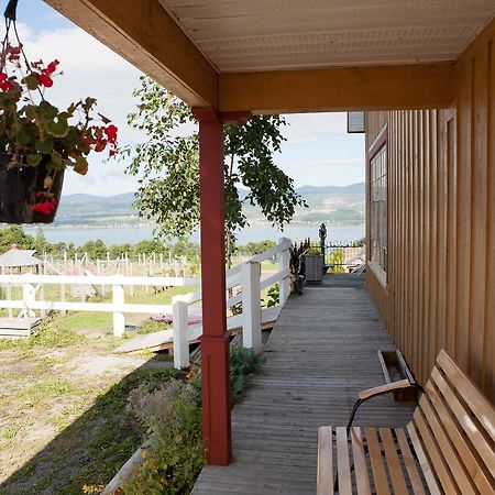 Auberge Au Poste De Traite Sainte-Famille Zewnętrze zdjęcie