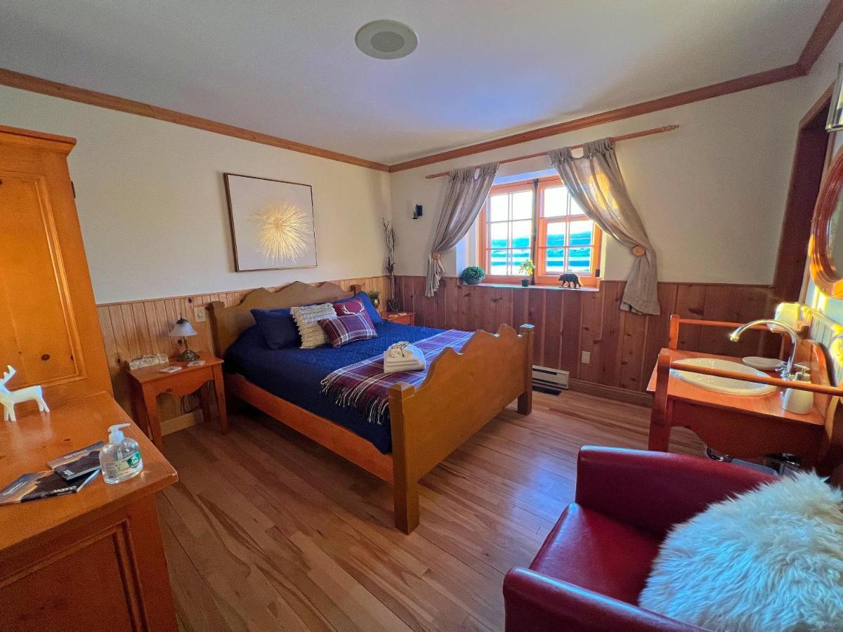 Auberge Au Poste De Traite Sainte-Famille Zewnętrze zdjęcie