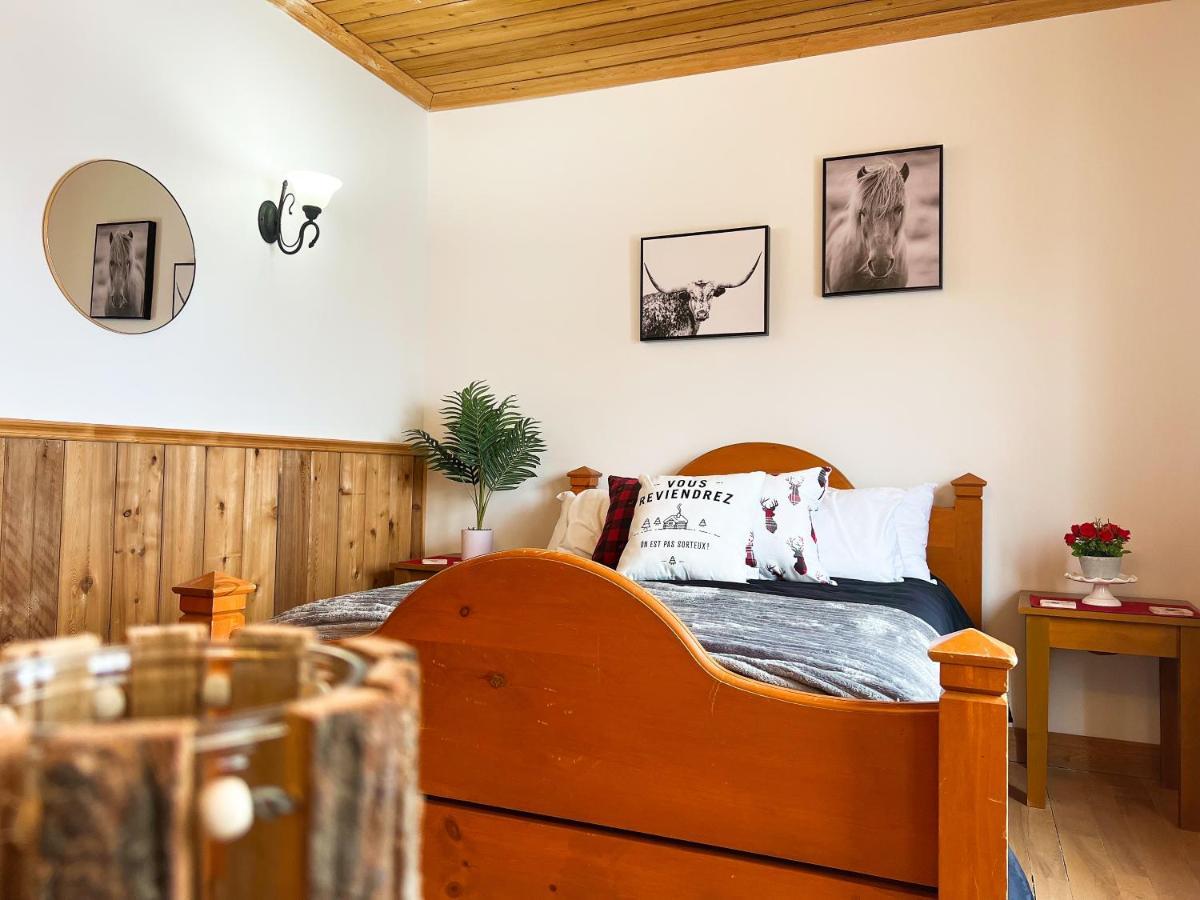 Auberge Au Poste De Traite Sainte-Famille Zewnętrze zdjęcie
