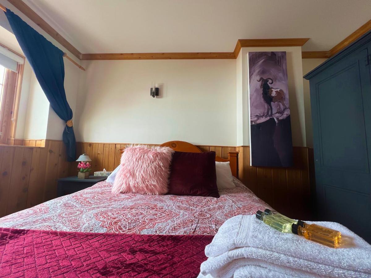 Auberge Au Poste De Traite Sainte-Famille Zewnętrze zdjęcie
