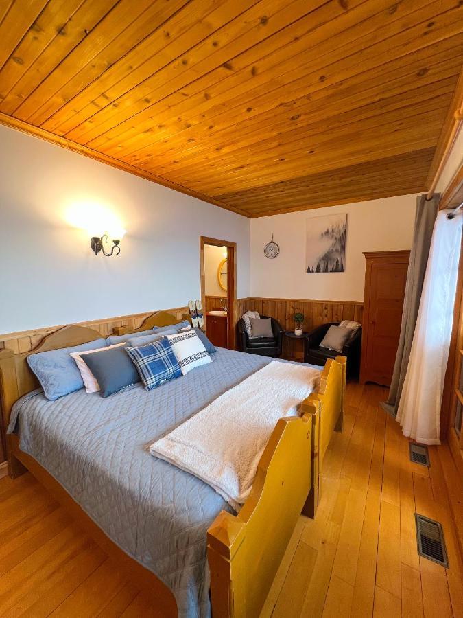 Auberge Au Poste De Traite Sainte-Famille Zewnętrze zdjęcie